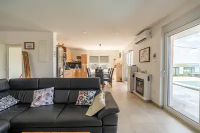 Haus zum Kauf in Cerovlje, 202 m² - 10
