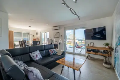 Haus zum Kauf in Cerovlje, 202 m² - 9