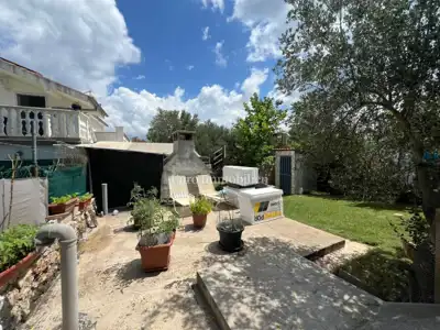 House in Neviđane, island of Pašman - 3 residential units - 6