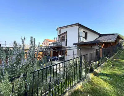 House 146 m², Medulin - quiet location near the center