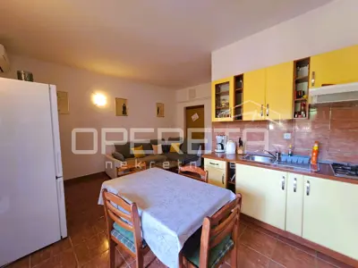 Top-Investition in Dalmatien: 4 Apartments + Hof + Projekt - 50 m vom Meer - 11