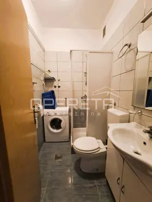Top-Investition in Dalmatien: 4 Apartments + Hof + Projekt - 50 m vom Meer - 21