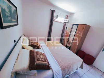 Top-Investition in Dalmatien: 4 Apartments + Hof + Projekt - 50 m vom Meer - 19