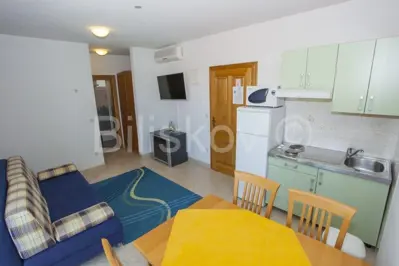Apartmentgebäude 908 m², Drvenik, 80 m vom Meer und vom Strand entfernt - 7