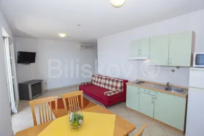 Apartmentgebäude 908 m², Drvenik, 80 m vom Meer und vom Strand entfernt - 5