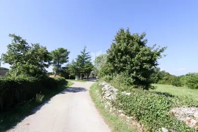 Building plot 877 m², Juršići - quiet location - 2