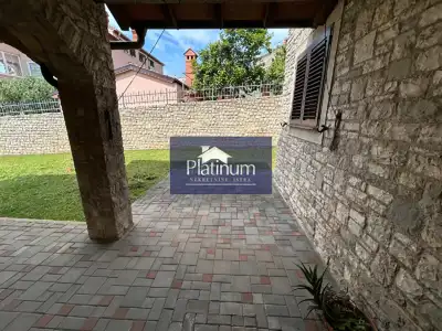 Kuća 200 m², Pula, Nova Veruda - samostojeća kamena kuća - 2