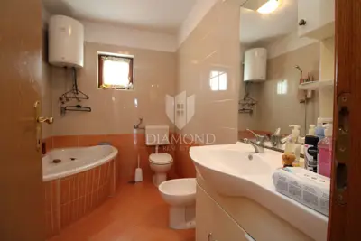 House 145 m², Marinići - quiet street and yard 498 m² - 11