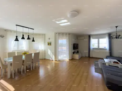 Kuća sa dva stana u okolici Pule - 6