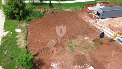 Land plot 900 m², Labin - quiet location and privacy