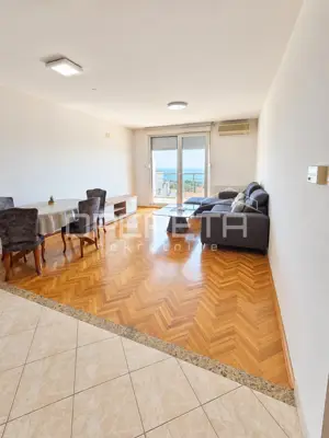 SPLIT, PAZDIGRAD – PROSTRANI TROSOBNI STAN 89 m² S GARAŽOM I POGLEDOM NA MORE - 14