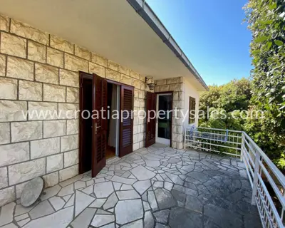 Kuća, Brač, 220 m², 690 000 € - 2