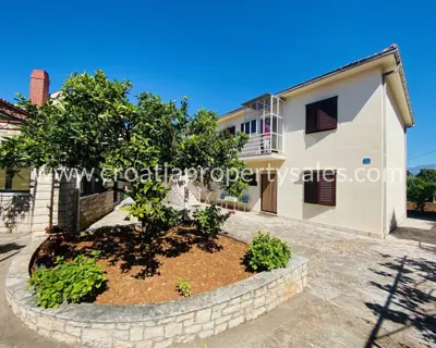 Kuća, Brač, 220 m², 690 000 € - 9