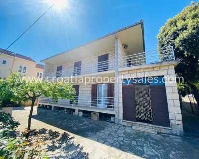 Kuća, Brač, 220 m², 690 000 €