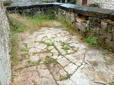 Kamena kuća 58 m², Beram - za adaptaciju i dvorište - 7