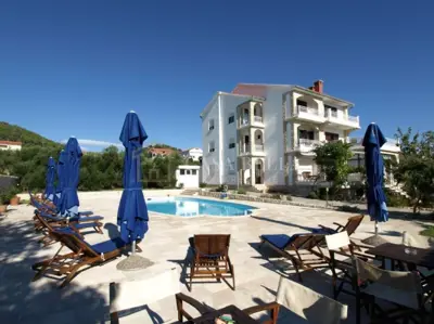 Ekskluzivna Villa sa bazenom na otoku Rabu - 4