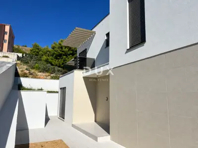Villa 191 m², Žaborić - 150 m from the sea and panoramic views - 11