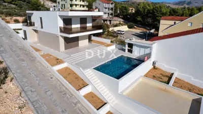 Villa 191 m², Žaborić - 150 m vom Meer und atemberaubender Panoramablick