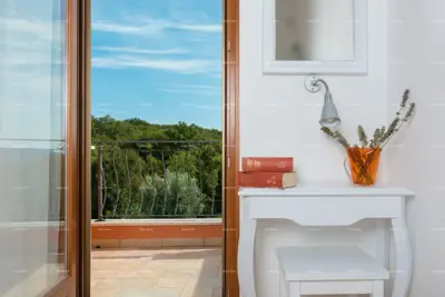Villa 240 m², Ripenda Kras - pool and two apartments - 7