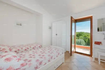 Villa 240 m², Ripenda Kras - pool and two apartments - 10
