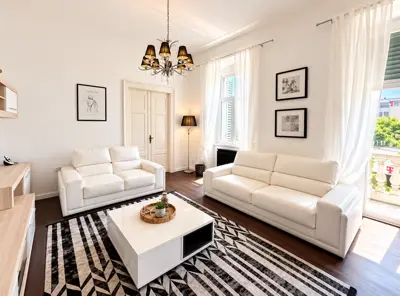 Pula - spacious apartment in an Austro-Hungarian building - 5 bedrooms, 2 ba - 4