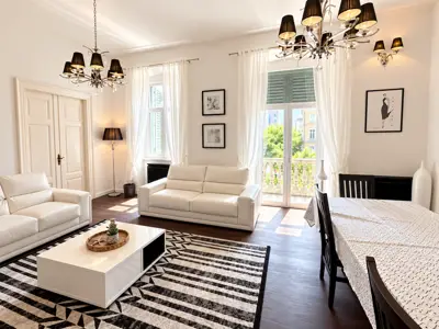Pula - spacious apartment in an Austro-Hungarian building - 5 bedrooms, 2 ba - 6
