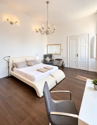 Pula - spacious apartment in an Austro-Hungarian building - 5 bedrooms, 2 ba - 16