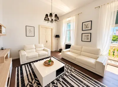 Pula - spacious apartment in an Austro-Hungarian building - 5 bedrooms, 2 ba - 5