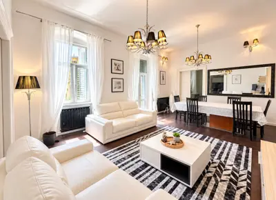 Pula - spacious apartment in an Austro-Hungarian building - 5 bedrooms, 2 ba