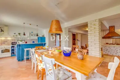 Haus zum Kauf in Višnjan, 205 m² - 16