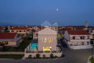 Villa 320 m², Nin, erste Reihe zum Meer - 7