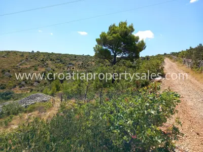 Poljoprivredno zemljište 31.602 m², Otok Brač, pogled na more - 6