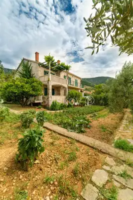 Brač prodaja kuća, parcela 1983 m² 4 apartmana i 4soban stan - 6