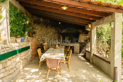 Brač prodaja kuća, parcela 1983 m² 4 apartmana i 4soban stan - 3