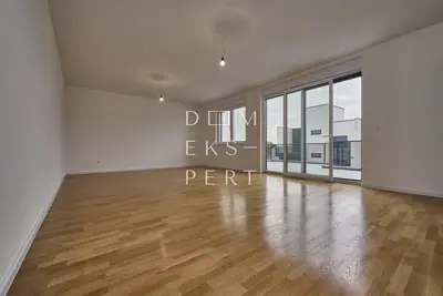 Sesvete, Useljivi penthouse s krovnom terasom - 115 m² - 2