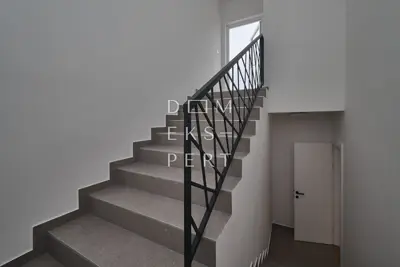Sesvete, Useljivi penthouse s krovnom terasom - 115 m² - 13