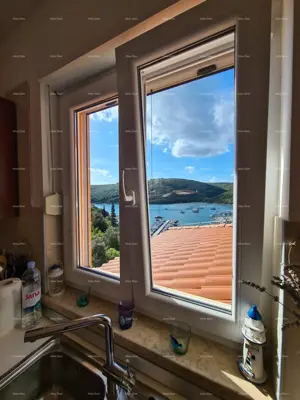 Apartman sa otvorenim pogledom na uvalu i more. - 15