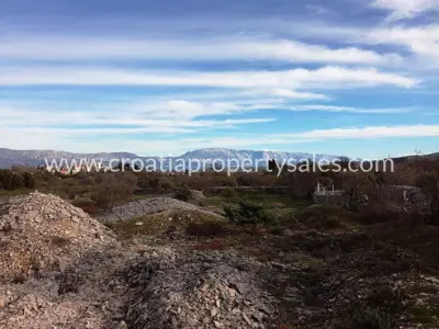 Grundstück, Brač, 5 000 m², 500 000 € - 5