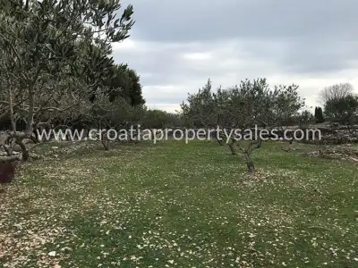 Grundstück, Brač, 5 000 m², 500 000 € - 3