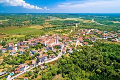 Višnjan, građevinsko zemljište 613 m² s pogledom - 2