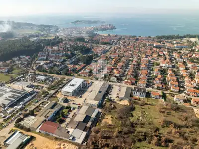 Poreč - Geschäftsgebäude in der Nähe des Stadtzentrums, ideal für Vertriebs- und