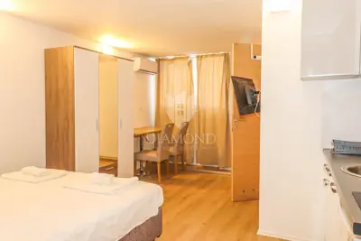 House floor, Pula Centar, 13 studio apartments and private lift - 14