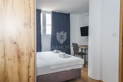 House floor, Pula Centar, 13 studio apartments and private lift - 18