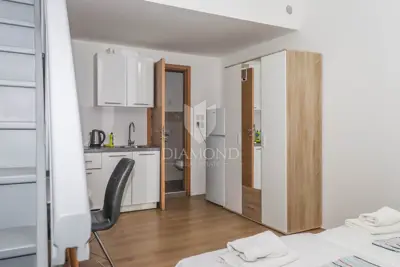 House floor, Pula Centar, 13 studio apartments and private lift - 12