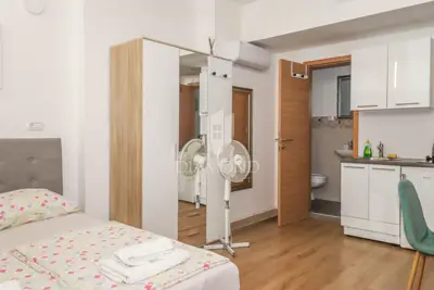 House floor, Pula Centar, 13 studio apartments and private lift - 9