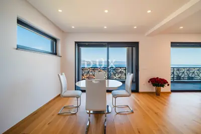 Stan 127 m², Opatija - Centar, pogled na more - 7