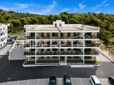 Čiovo / Komforan stan s pogledom na more – useljiv - 3