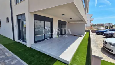 Wohnung 57,87 m², Povljana - Garten und Parkplatz - 4