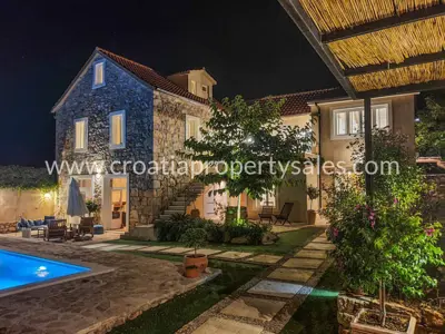 Kamena kuća 240 m², otok Hvar, mirno selo i bazen - 3