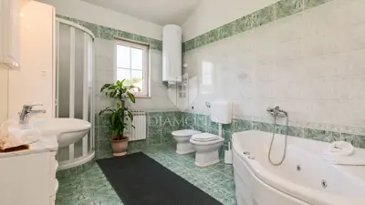 Kuća 290 m², Poreč - bazen i velika okućnica - 15